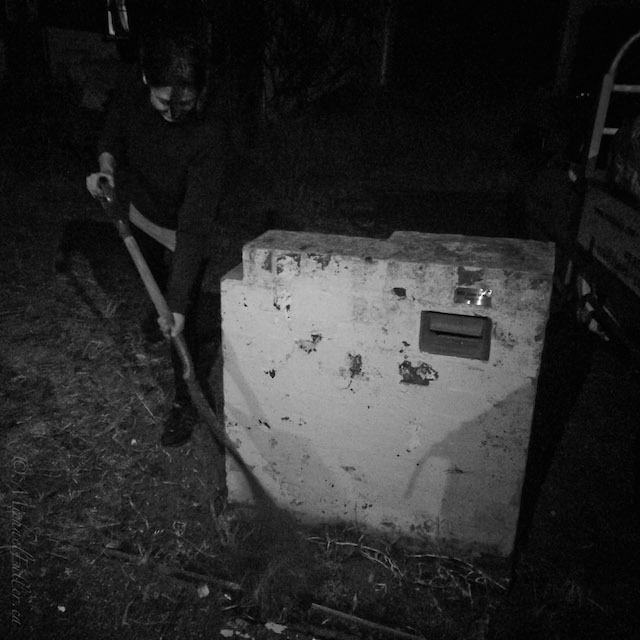 mailbox upright