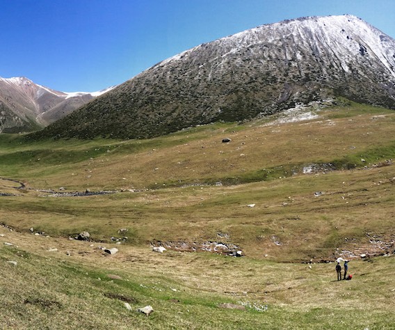 karakol valley trekking